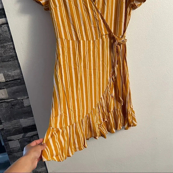 Summer yellow stripped dress - Picture 4 of 13